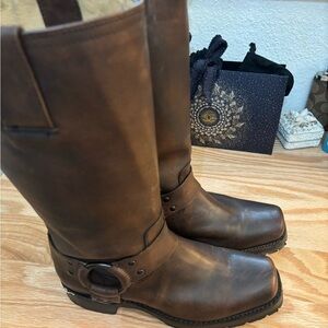 FRYE Heath Harness Brown Leather Boots 6